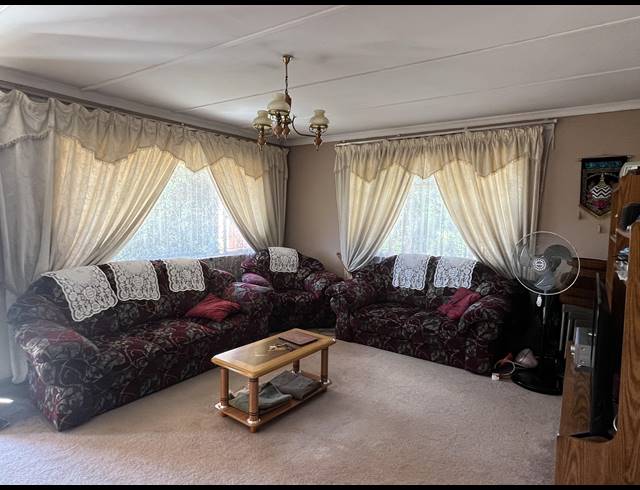 3 BEDROOM FREESTANDING FOR SALE IN RAISETHORPE